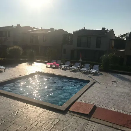 Ваканционен Дом Арапя Holiday home *